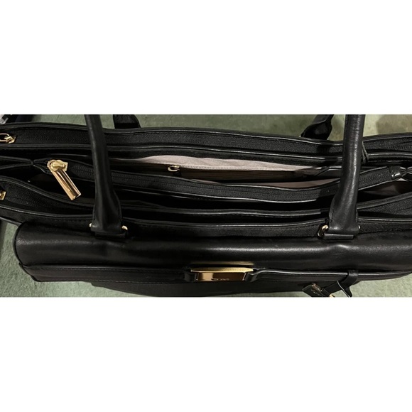 Tumi Hayward Triple Compartment Bag New With Tags - Picture 2 of 3